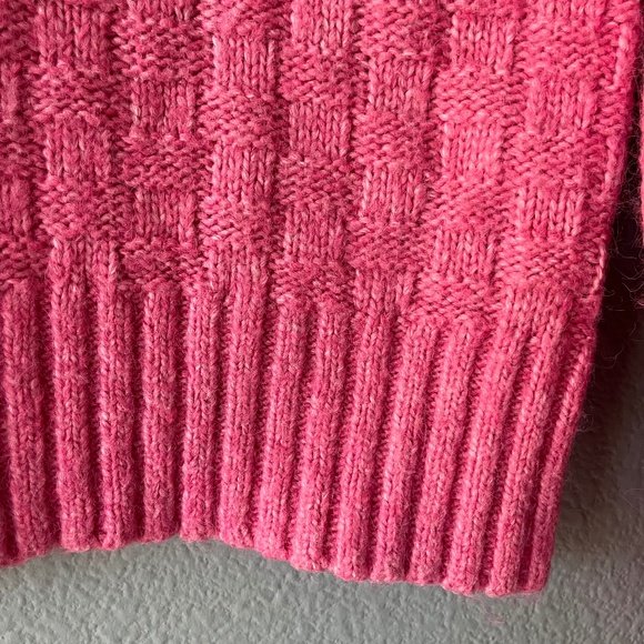 Pink V-Neck Crop Sweater - Picture 5 of 9